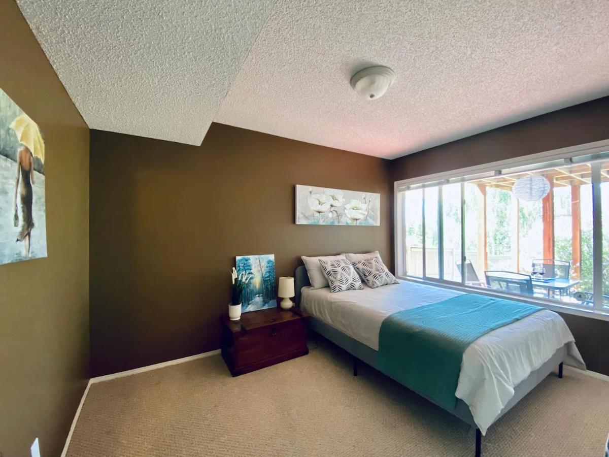 Private, Spacious, & Bright Home YYC Exteriér fotografie