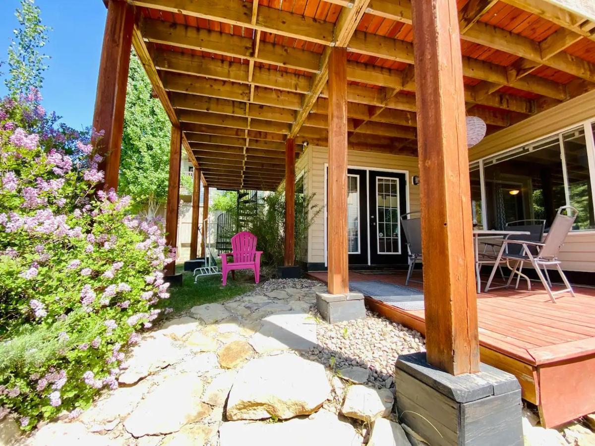 Private, Spacious, & Bright Home YYC Exteriér fotografie