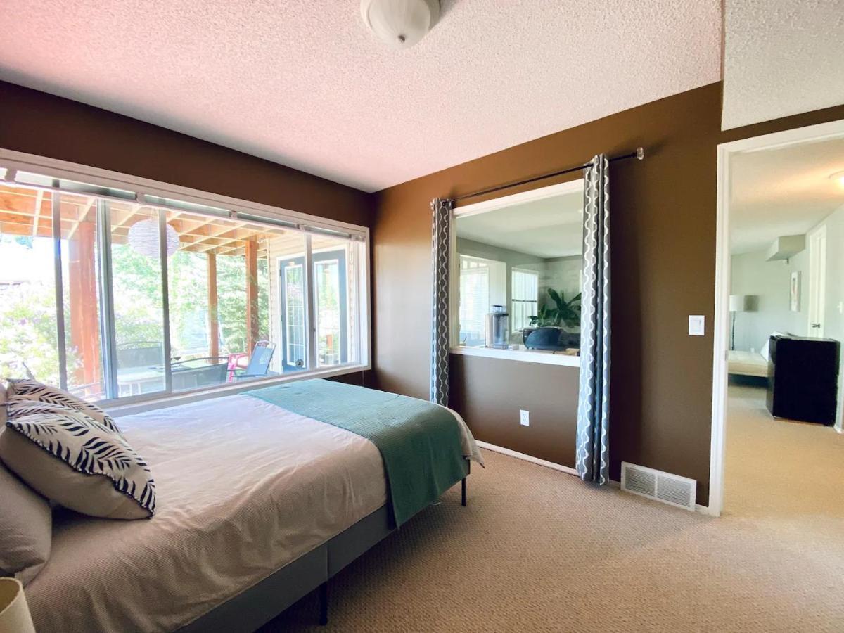 Private, Spacious, & Bright Home YYC Exteriér fotografie
