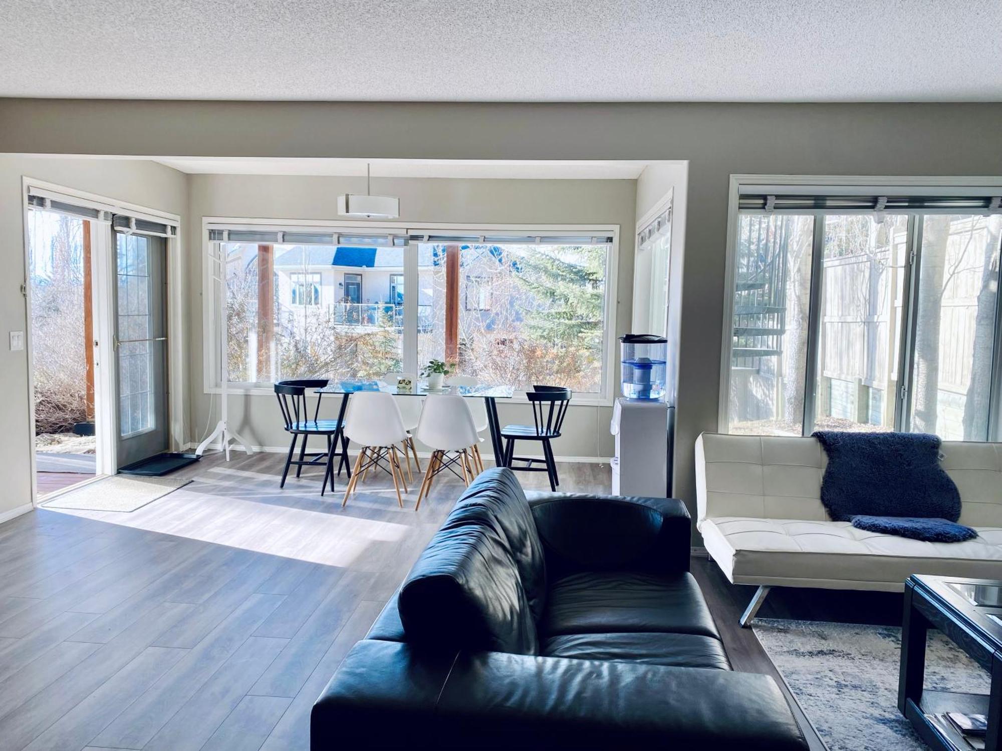 Private, Spacious, & Bright Home YYC Exteriér fotografie